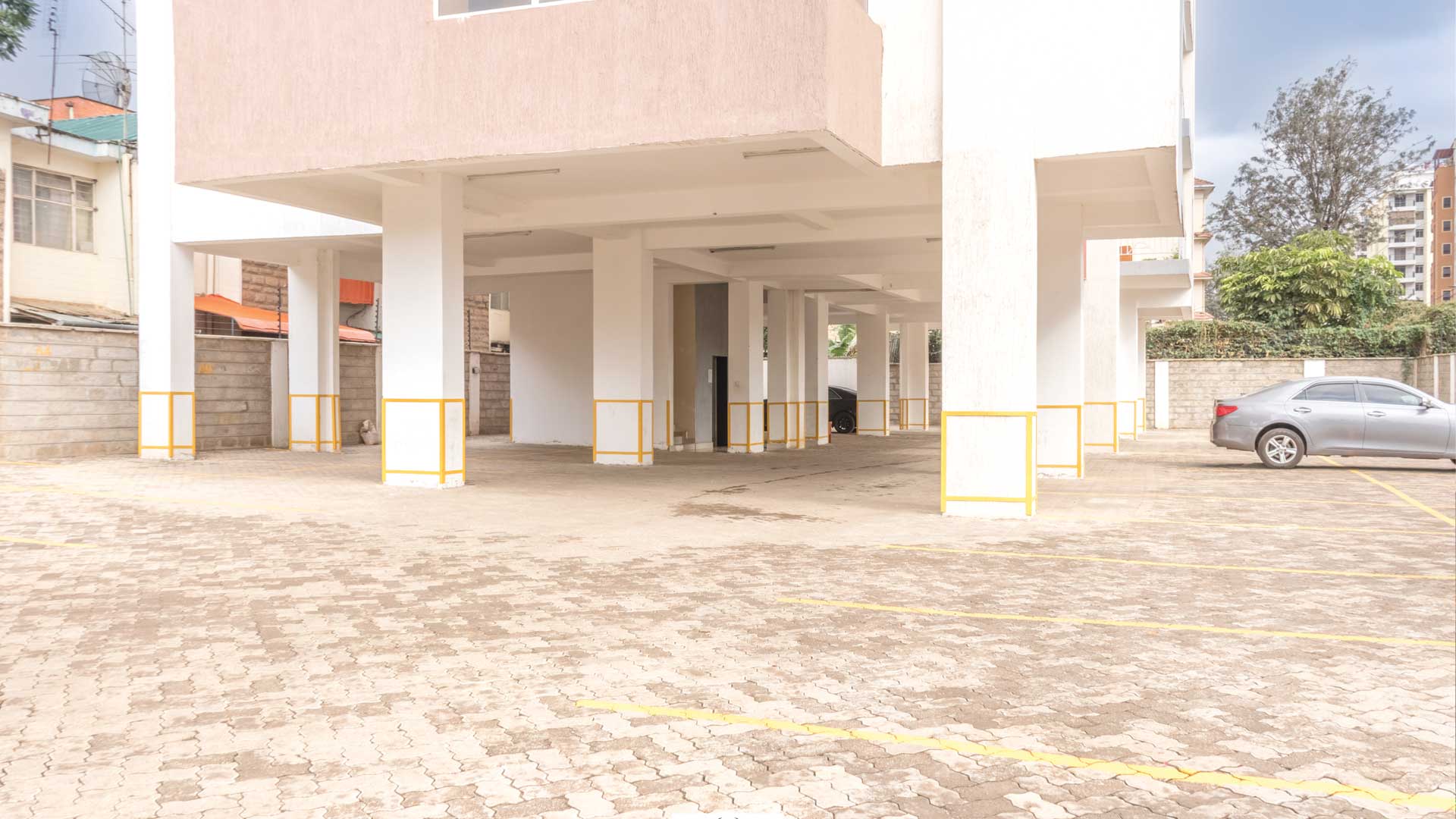 adequate parking facility in apartments