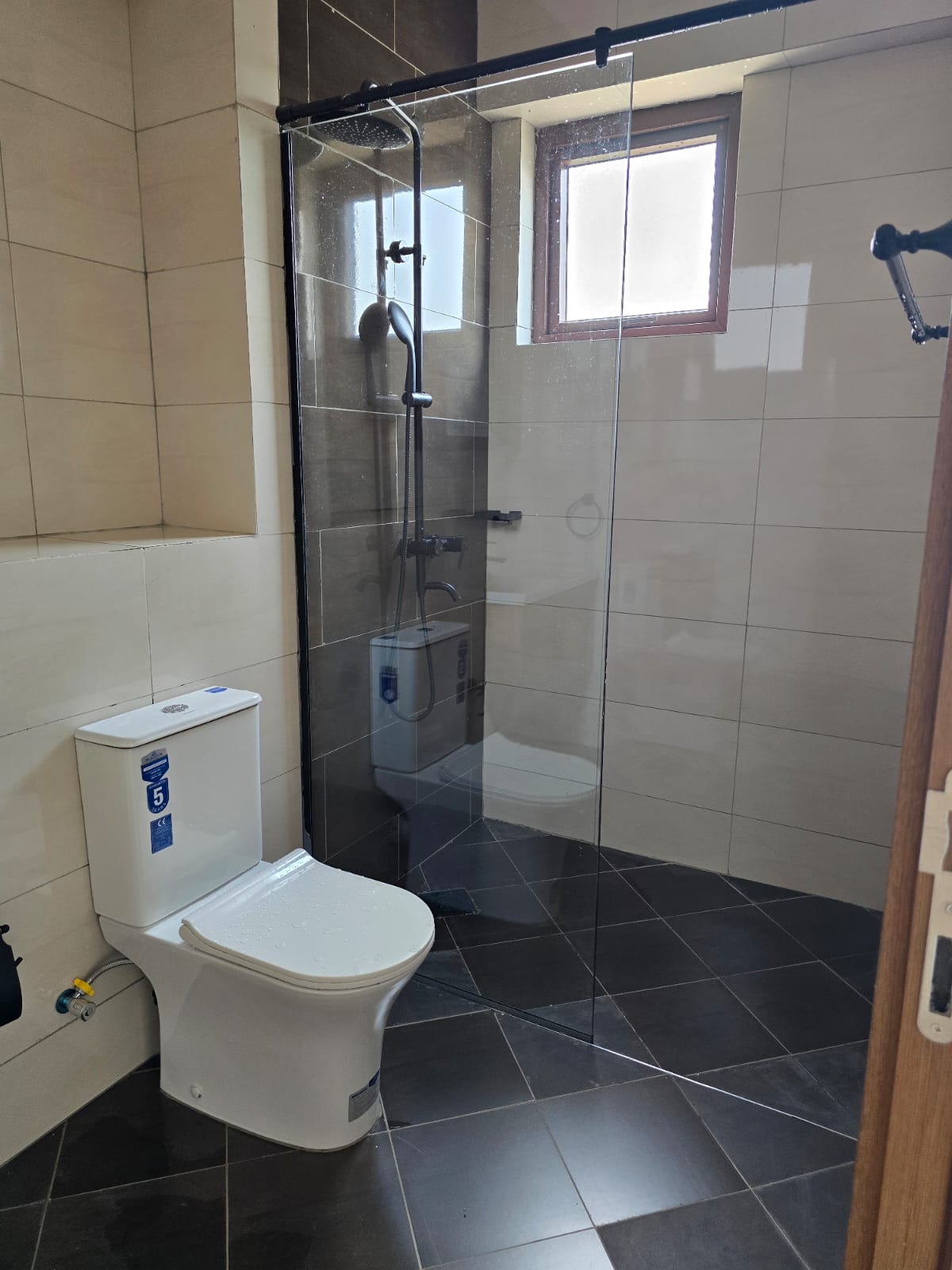places with pool facilities for sale in Nairobi