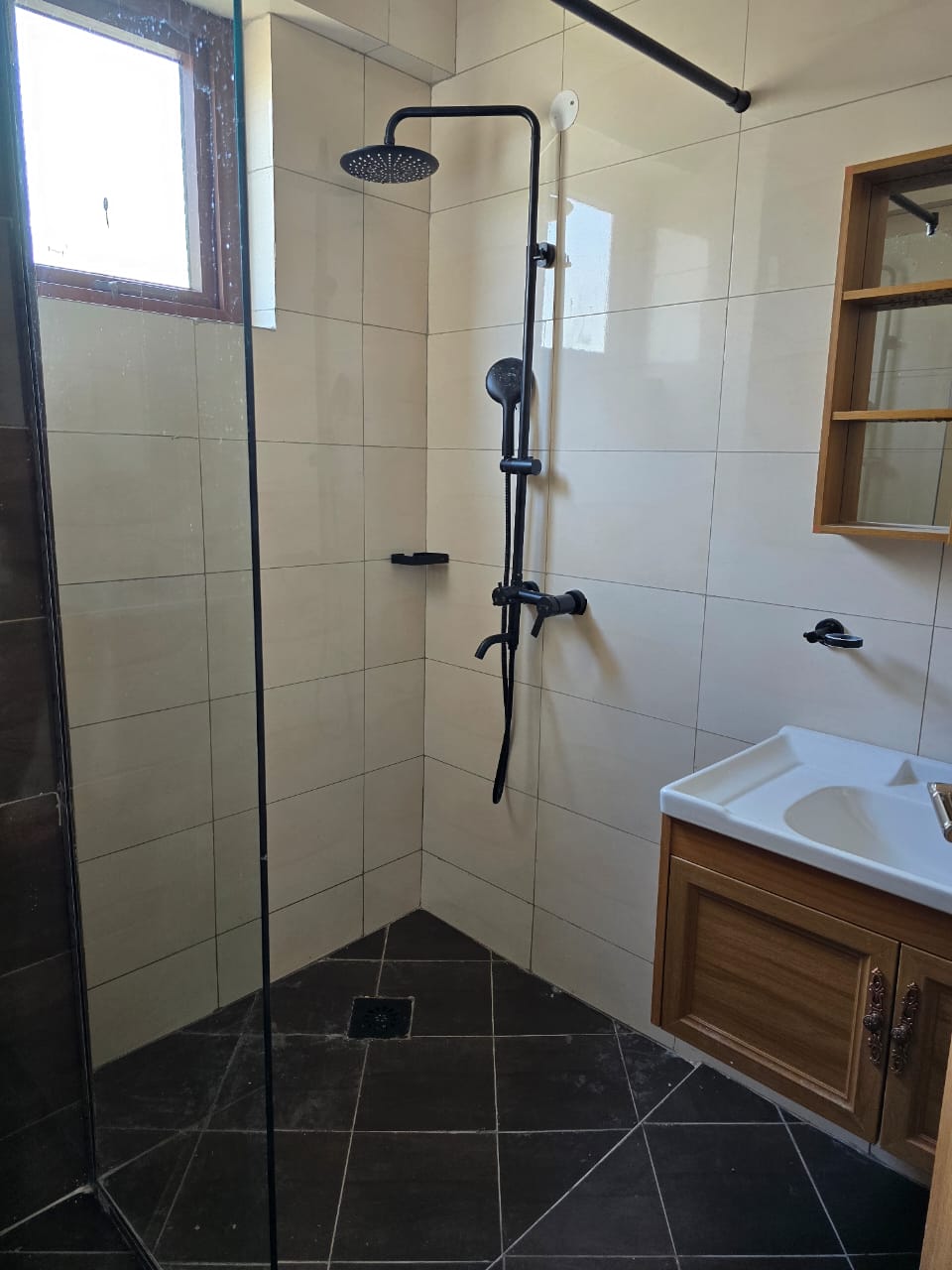 places with pool facilities for sale in Nairobi